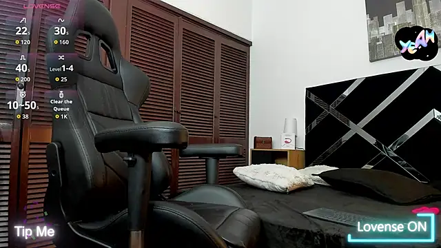 nakedfoam1 online show from April 27, 2026, 9:40 am