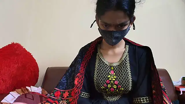 Srabontii online show from December 3, 2025, 7:02 pm