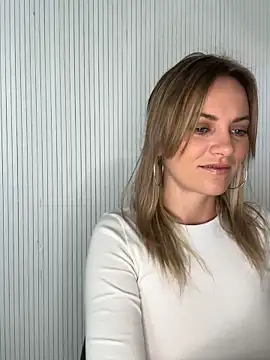 Snapshot of Milla__one chatting on November 3, 2025, 7:46 am Milla one online show from November 3, 2025, 7:46 am