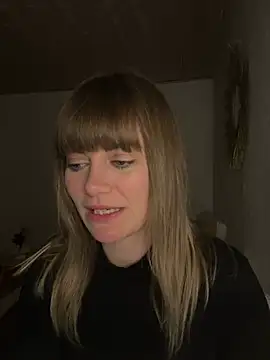 Snapshot of Milla__one chatting on January 10, 2025, 10:46 pm Milla one online show from January 10, 2025, 10:46 pm