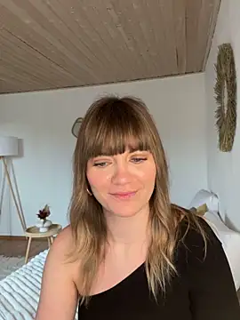 Snapshot of Milla__one chatting on January 30, 2025, 11:11 am Milla one online show from January 30, 2025, 11:11 am