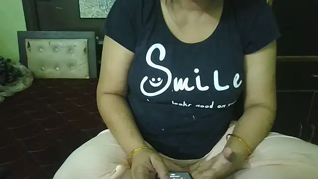 Snapshot of couplesuni chatting on July 3, 2026, 1:45 am couplesuni online show from July 3, 2026, 1:45 am