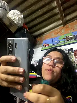 dafne19  online show from November 22, 2025, 5:06 am