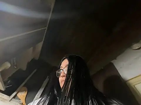 dafne19  online show from March 16, 2026, 5:37 am