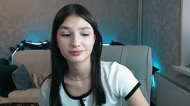 AnaHoney online show from February 3, 2025, 4:14 am