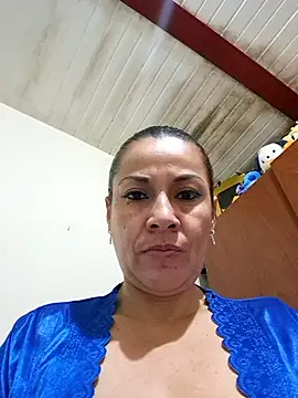 Snapshot of Zaralu_ chatting on January 13, 2026, 1:04 pm Zaralu online show from January 13, 2026, 1:04 pm