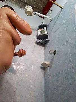 Snapshot of Zaralu_ chatting on January 5, 2026, 6:33 pm Zaralu online show from January 5, 2026, 6:33 pm