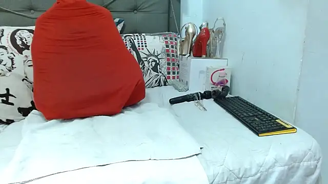 Snapshot of katysquirtdirty chatting on October 12, 2025, 11:00 am katysquirtdirty online show from October 12, 2025, 11:00 am