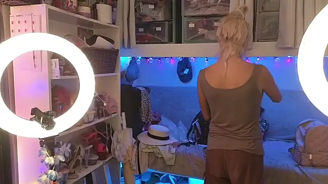 Snapshot of cunty_tranny_lydia chatting on November 27, 2025, 5:30 am cunty tranny lydia online show from November 27, 2025, 5:30 am