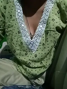 Snapshot of Cute-Harshita chatting on August 3, 2026, 5:41 pm Cute-Harshita online show from August 3, 2026, 5:41 pm
