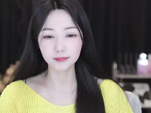 Nuyoah-77 online show from March 26, 2026, 6:44 am