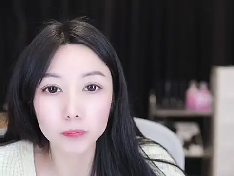 Snapshot of Nuyoah-77 chatting on November 3, 2025, 3:26 pm Nuyoah-77 online show from November 3, 2025, 3:26 pm