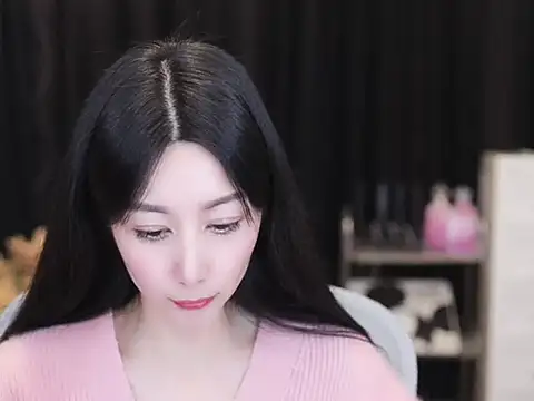 Snapshot of Nuyoah-77 chatting on November 11, 2025, 3:07 pm Nuyoah-77 online show from November 11, 2025, 3:07 pm