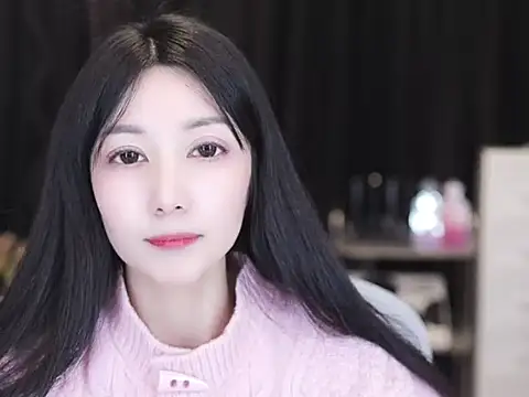 Nuyoah-77 online show from December 17, 2025, 2:22 pm