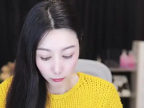 Snapshot of Nuyoah-77 chatting on October 18, 2025, 3:14 pm Nuyoah-77 online show from October 18, 2025, 3:14 pm