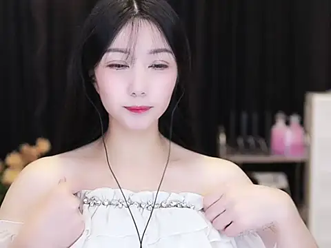 Snapshot of Nuyoah-77 chatting on October 6, 2025, 4:08 pm Nuyoah-77 online show from October 6, 2025, 4:08 pm