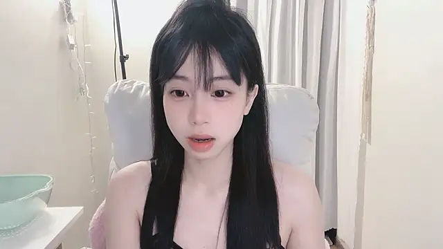 Snapshot of -Hottie chatting on March 3, 2025, 4:26 pm -Hottie online show from March 3, 2025, 4:26 pm