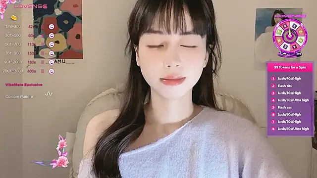 -Hottie online show from October 24, 2025, 4:17 pm