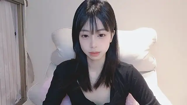Snapshot of -Hottie chatting on January 18, 2025, 4:21 pm -Hottie online show from January 18, 2025, 4:21 pm