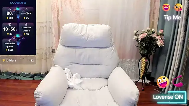 Pennyee online show from October 11, 2025, 1:56 pm