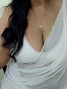 Snapshot of Tamil-ranjitha chatting on February 21, 2025, 4:40 am Tamil-ranjitha online show from February 21, 2025, 4:40 am