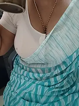 Snapshot of Tamil-ranjitha chatting on March 5, 2025, 5:07 am Tamil-ranjitha online show from March 5, 2025, 5:07 am