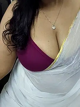 Snapshot of Tamil-ranjitha chatting on February 17, 2025, 1:33 pm Tamil-ranjitha online show from February 17, 2025, 1:33 pm