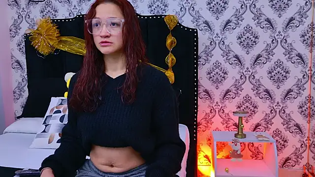 SaaraBrown online show from December 1, 2025, 12:17 pm