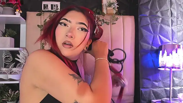 Snapshot of Mia_Rinn chatting on January 19, 2026, 2:54 pm Mia Rinn online show from January 19, 2026, 2:54 pm