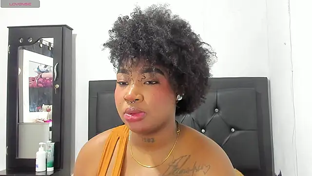 Snapshot of Natassha_brown1 chatting on October 19, 2025, 1:30 am Natassha brown1 online show from October 19, 2025, 1:30 am