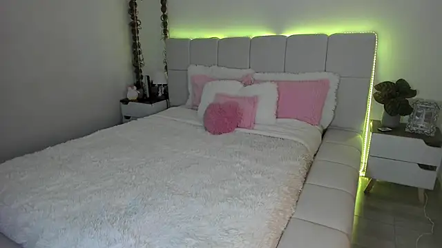 Snapshot of Ori_valentina chatting on February 6, 2026, 6:59 pm Ori valentina online show from February 6, 2026, 6:59 pm