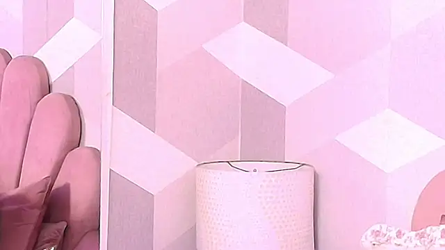 KylieMonnett online show from November 7, 2025, 8:02 pm