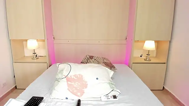 EmilyyStuart online show from October 31, 2025, 4:09 am