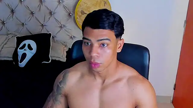 Andrew wolf7 online show from October 31, 2025, 3:52 pm