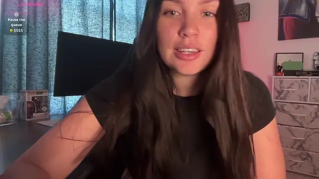 sweetsariaah online show from November 21, 2025, 6:07 pm