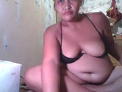 Snapshot of Sweetchuby1995 chatting on May 31, 2026, 1:39 pm Sweetchuby1995 online show from May 31, 2026, 1:39 pm