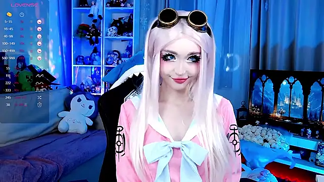 Snapshot of _Sparkland_ chatting on February 19, 2026, 9:34 pm Sparkland online show from February 19, 2026, 9:34 pm