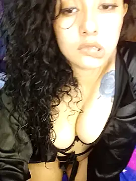 Snapshot of Mianocturn chatting on January 13, 2025, 11:38 pm Mianocturn online show from January 13, 2025, 11:38 pm