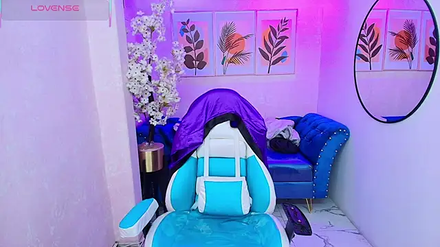 Dafne huges online show from October 15, 2025, 7:44 pm