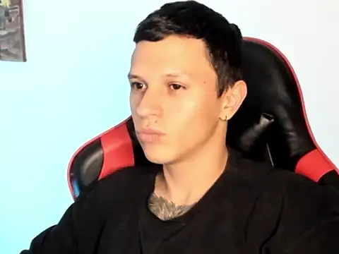 Snapshot of goodboy69l chatting on February 26, 2026, 12:21 am goodboy69l online show from February 26, 2026, 12:21 am