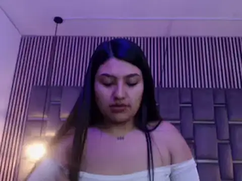 Snapshot of SarahStones chatting on July 6, 2026, 9:06 pm SarahStones online show from July 6, 2026, 9:06 pm