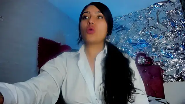 SarahStones online show from March 15, 2026, 5:25 am