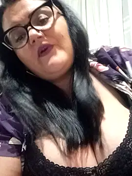 Madisonpalacio online show from February 24, 2025, 1:24 am