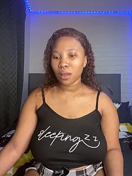 Snapshot of DrippinCaramelCutie chatting on March 3, 2026, 10:39 pm DrippinCaramelCutie online show from March 3, 2026, 10:39 pm