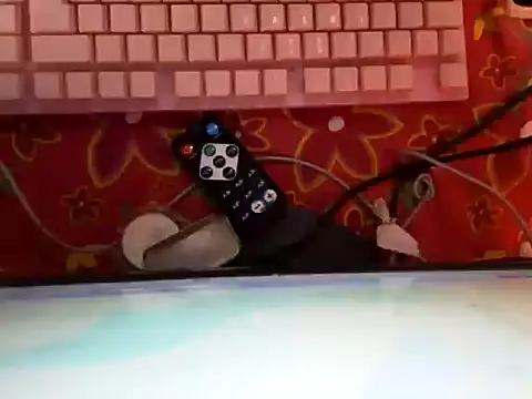 Snapshot of ursweet_babygirl chatting on February 1, 2026, 5:33 pm ursweet babygirl online show from February 1, 2026, 5:33 pm