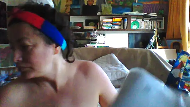 MariaAnaSunshine online show from October 20, 2025, 11:00 am