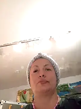 MariaAnaSunshine online show from September 24, 2025, 7:31 pm