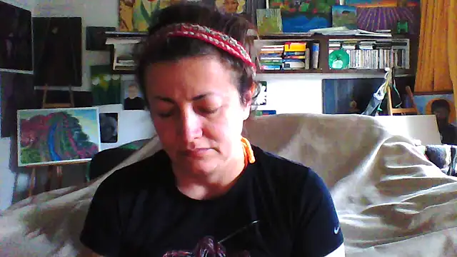 MariaAnaSunshine online show from October 17, 2025, 9:45 am