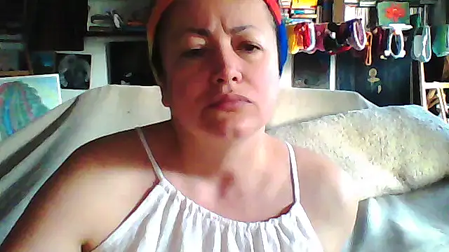 MariaAnaSunshine online show from December 2, 2025, 7:32 am