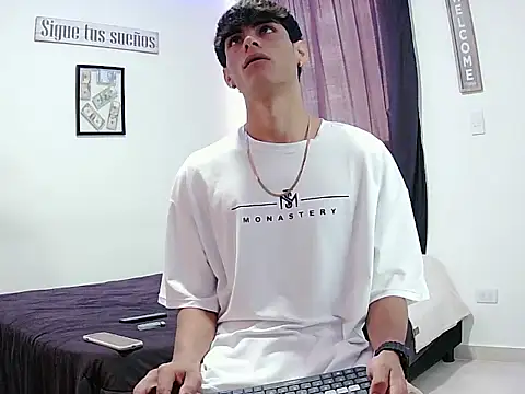 harrytomson 1 online show from November 17, 2025, 6:34 pm